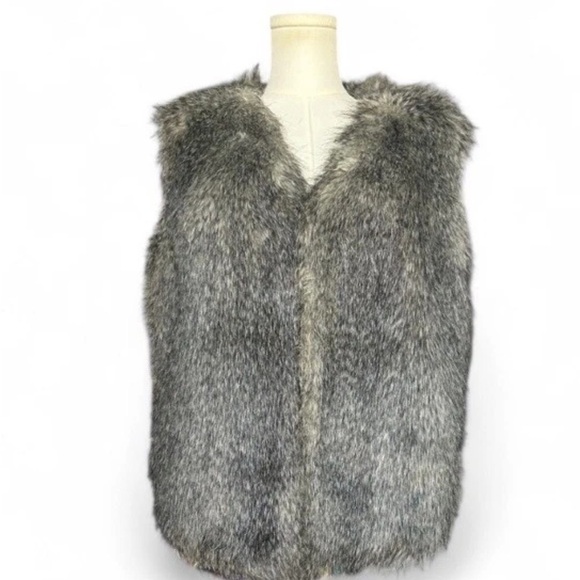Stevie Mac New York Jackets & Blazers - Stevie Mac Grey Faux Fur Vest Size Medium